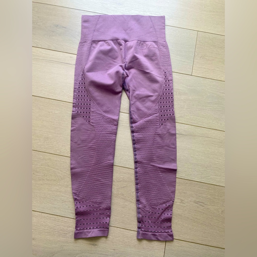 Yoga Trendy, Yoga Leggings, Seamless Gym Leggings, High Waisted, New (L) - Picture 3 of 3